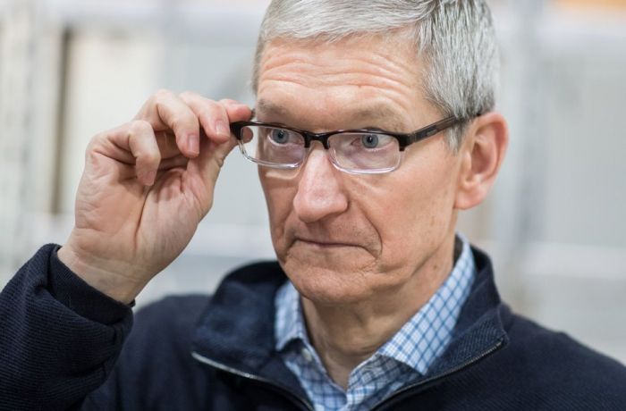 Генеральный директор Apple, Тим Кук, стал миллиардером – фото 1