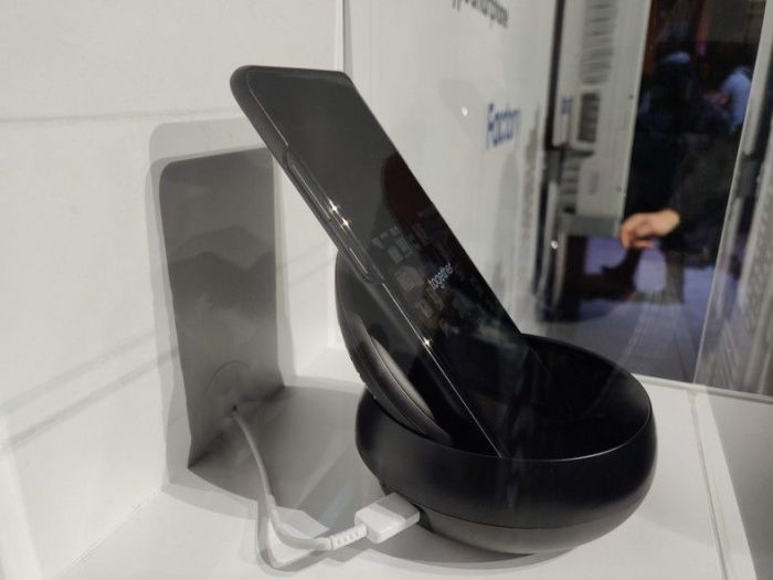 Samsung привезла на CES 2019 прототип 5G-смартфона – фото 4