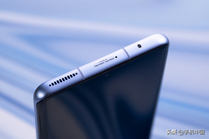 Xiaomi 12 Pro: как обыграли четыре динамика и датчик приближения – фото 1