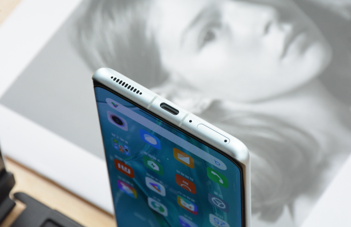Xiaomi 12 Pro: как обыграли четыре динамика и датчик приближения – фото 2
