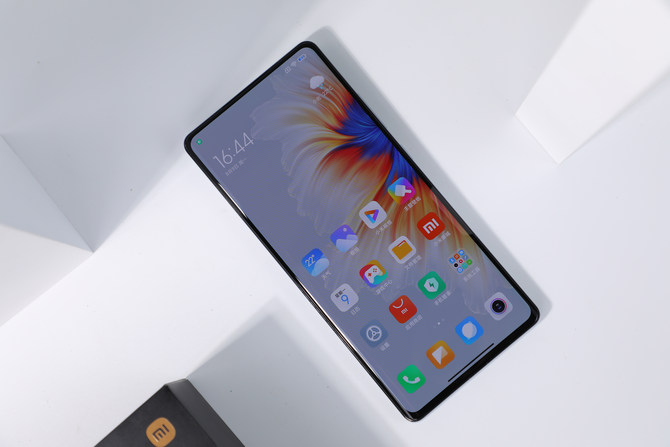 «Противоугонный» режим Xiaomi Mi Mix 4 отключили – фото 1