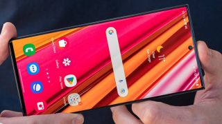 Samsung Galaxy S24 Ultra получит плоский дисплей с фантастической яркостью