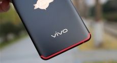 На фото показали смартфон Vivo с рекордным соотношением размеров корпуса и дисплея