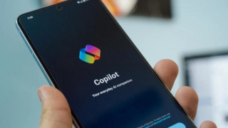 Компания Microsoft незаметно запустила специальное приложение Copilot на основе ИИ для Android. Конкурент ChatGPT!