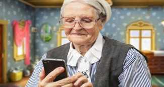 Каждому пенсионеру — по смартфону! Украинцам раздадут бесплатно мобильные устройства