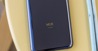 Показали загартоване скло для Xiaomi Mi Mix 4